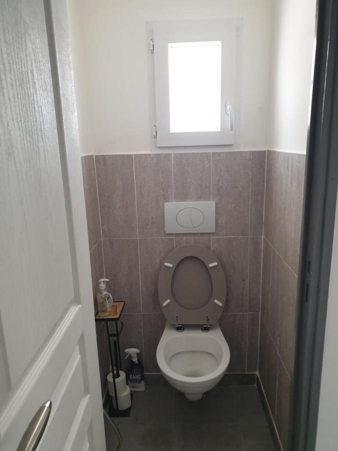 Adorable maison d'hôte, avec terrasse vue sur piscine, wifi 4G, proche de BEZIERS Cers Exterior foto